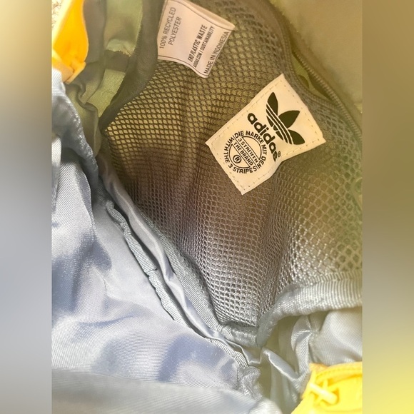 NWOT Adidas Original Trefoil 2.0 Mini Small Travel Backpack RARE Almost Yellow - Picture 8 of 10